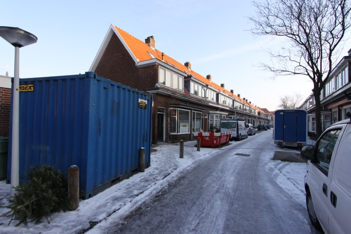 Verbouwing Week 5 container afval opslag schaftkeet;